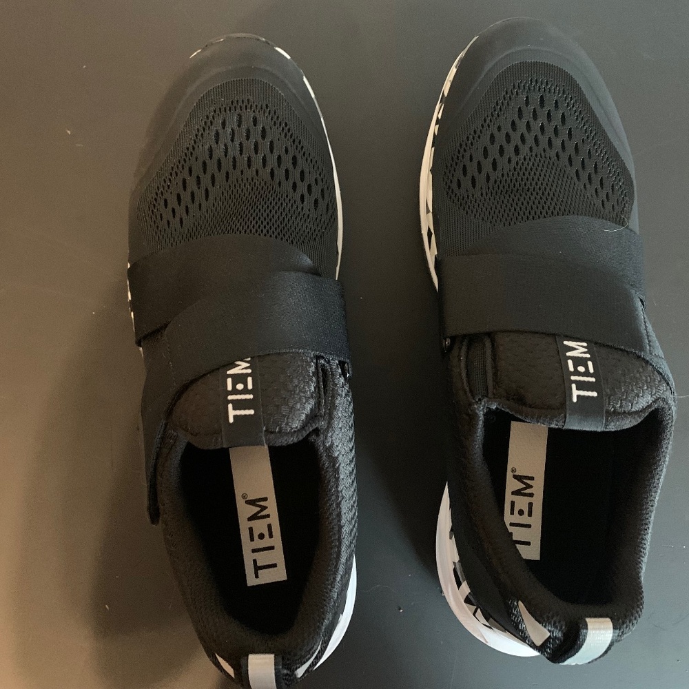 Tiem Slipstream Cycling SPIN  Shoes Size 8, Black Geometric with 1 set of cleats